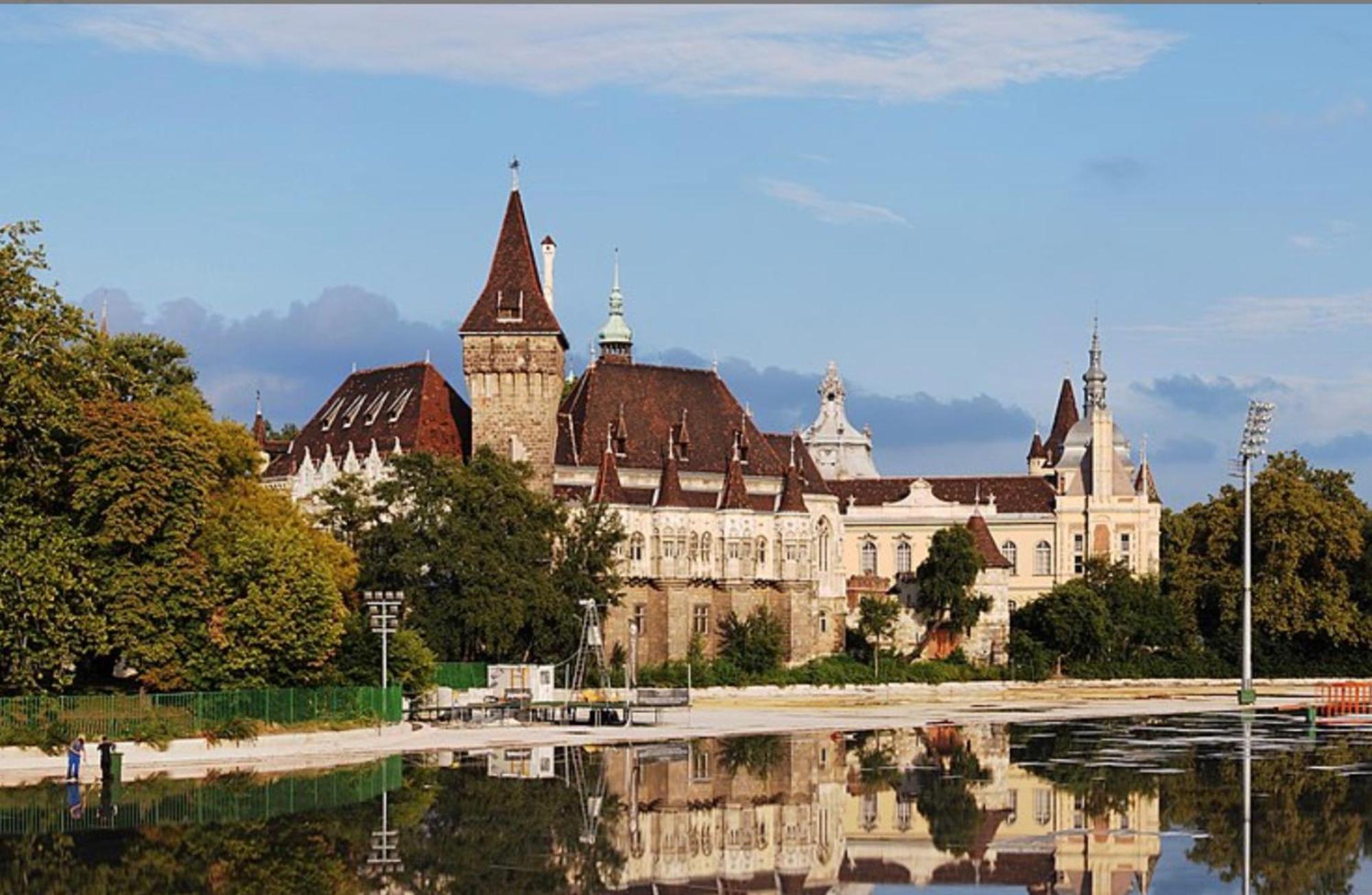 Appartamento Andrassy Adventures Budapest Esterno foto